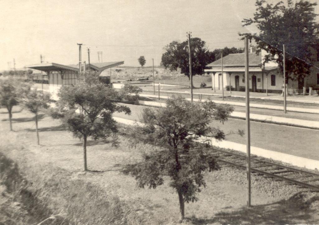 TABIA 1960 LA GARE.JPG